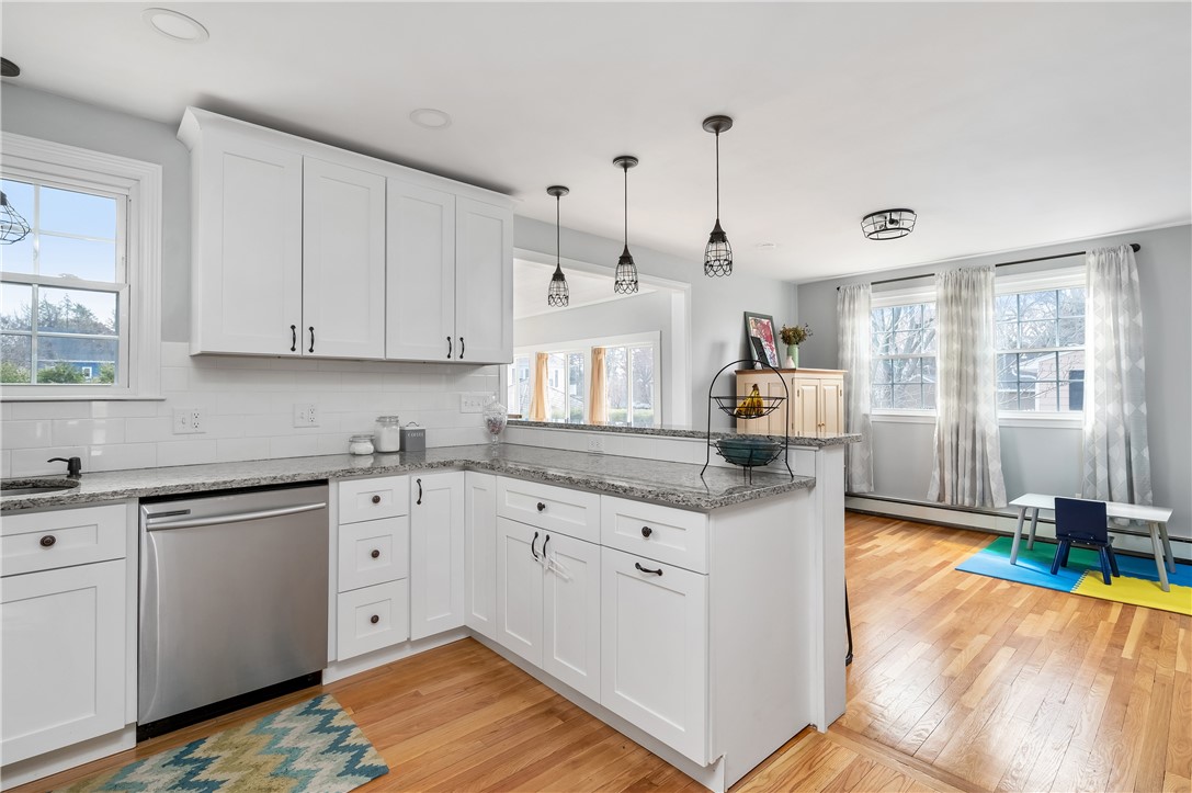 40 Rachel Street Woonsocket, RI 02895 - Photo 4 of 33 Gallery Image 4