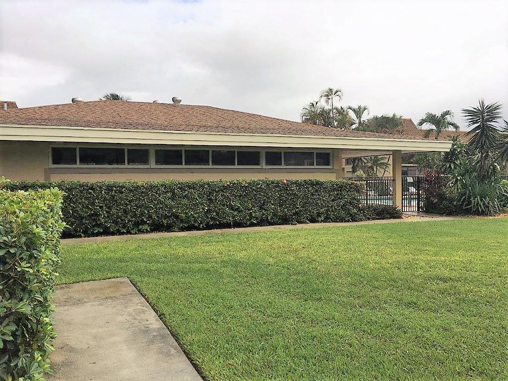 1271 Northwest 13th Street, Unit 355E Boca Raton, FL 33486 - Photo 19 of 22 Clubhouse and Community Pool