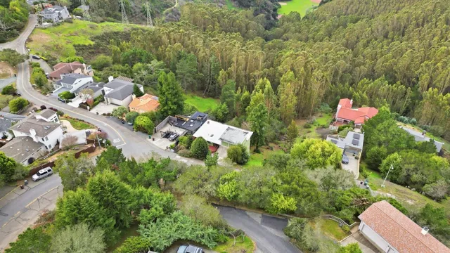 $598,000 | 6077 Skyline Boulevard, Oakland, CA 94611