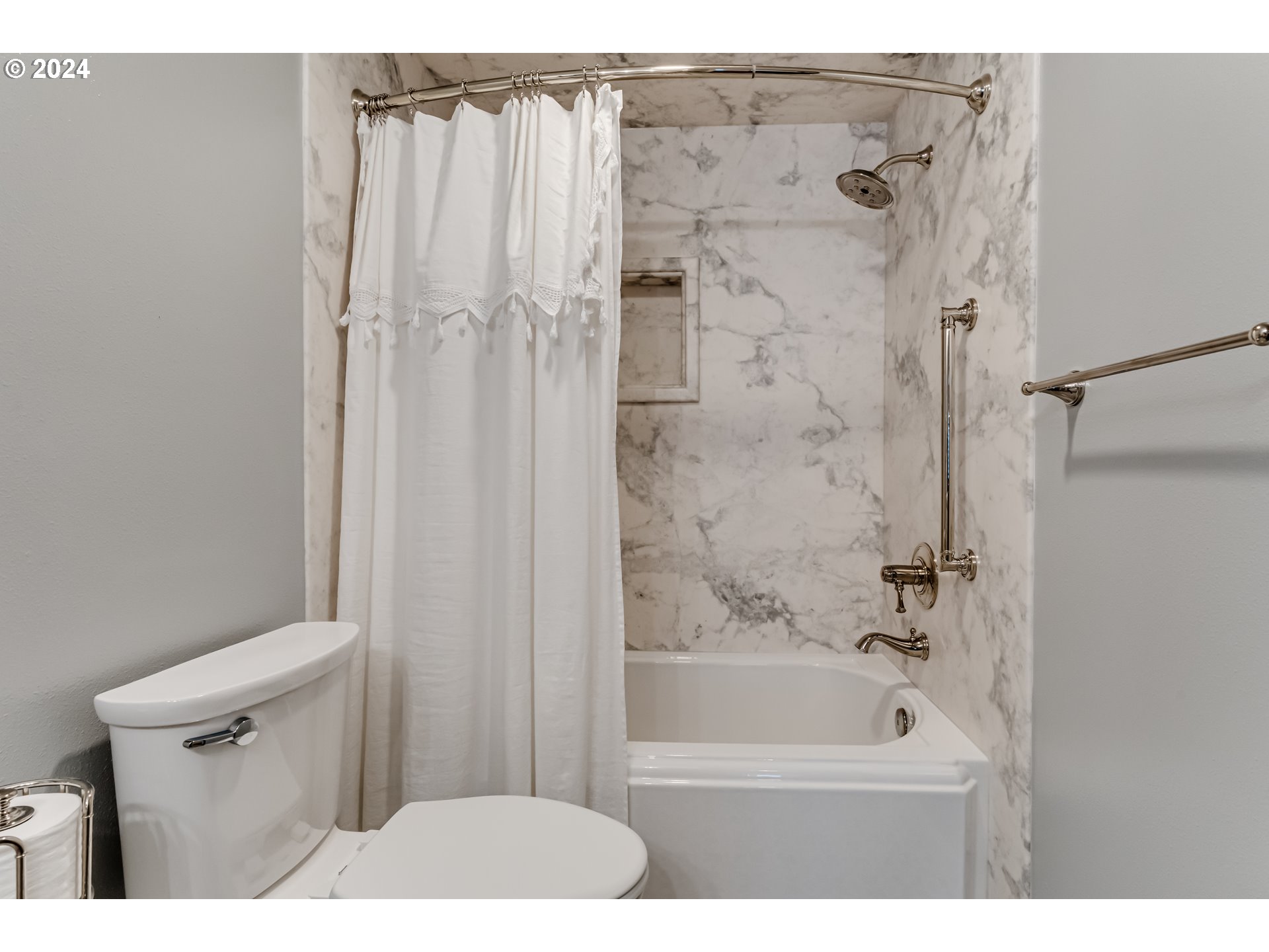 145 Westbrook Way Eugene, OR 97405 - Photo 29 of 48 a bathroom with a bathtub and a shower