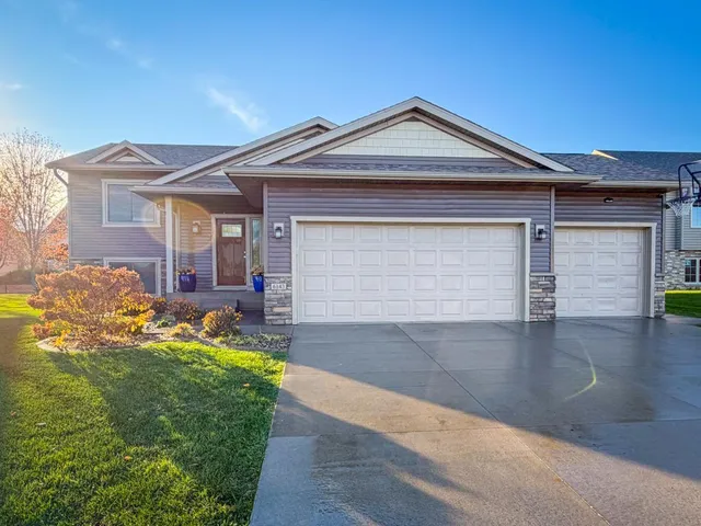 $447,500 | 6143 39th Avenue Northwest, Rochester, MN 55901