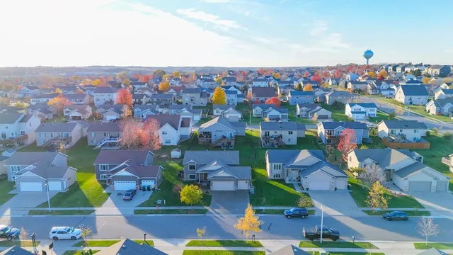 $447,500 | 6143 39th Avenue Northwest, Rochester, MN 55901