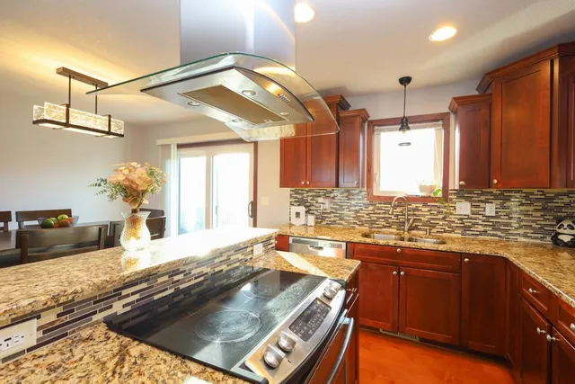 $447,500 | 6143 39th Avenue Northwest, Rochester, MN 55901