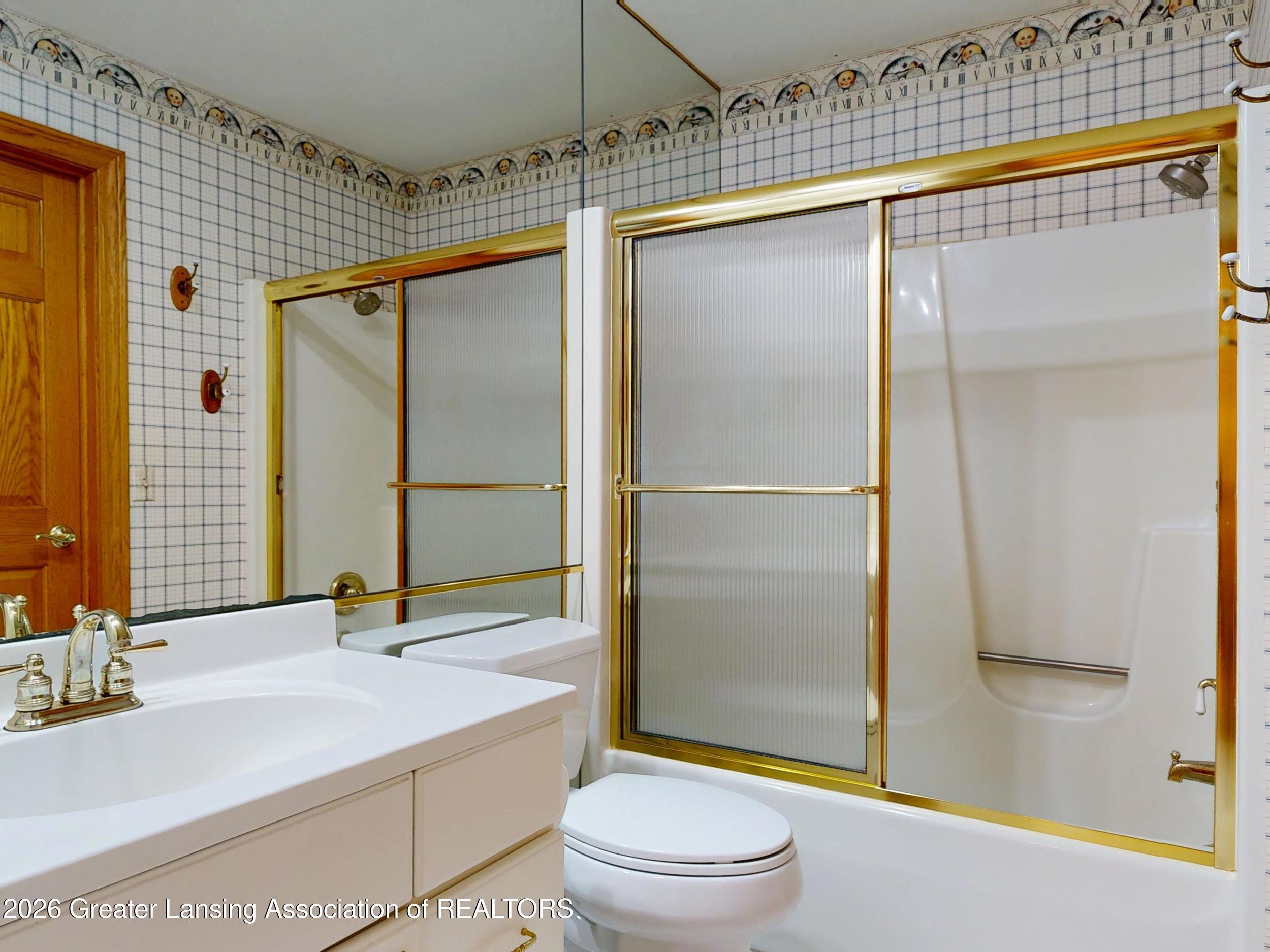 6464 Lounsbury Road Williamston, MI 48895 - Photo 37 of 92 Jack and Jill Bath