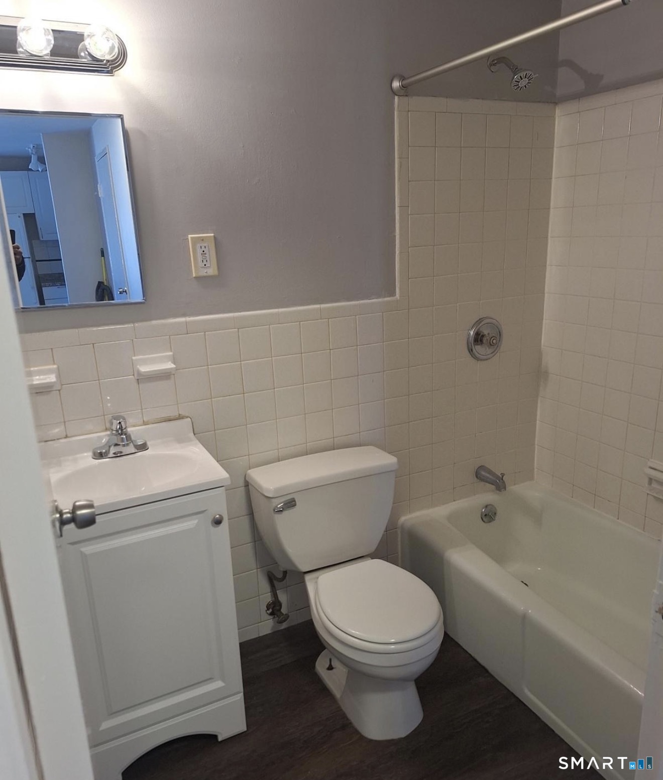 217 Hollister Avenue, Unit B1 Bridgeport, CT 06607 - Photo 2 of 2