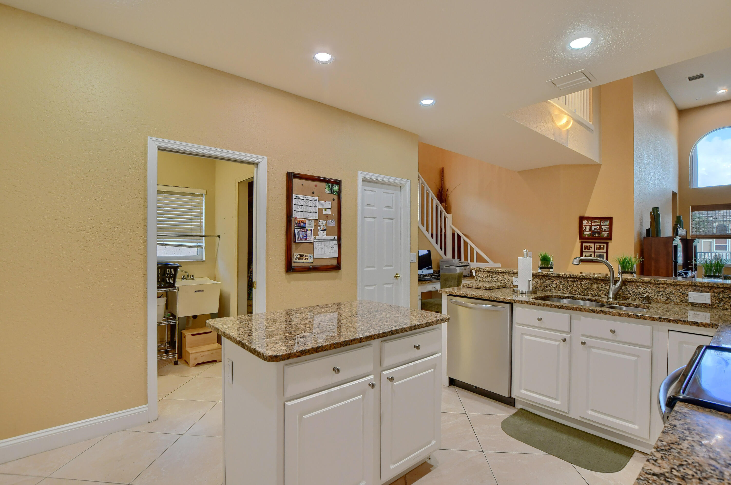 12345 Riverfalls Court Boca Raton, FL 33428 - Photo 6 of 38 Kitchen 4
