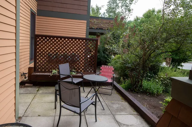 $435,000 | 28 Carriage Lane, Unit E3, Cavendish, VT 05153