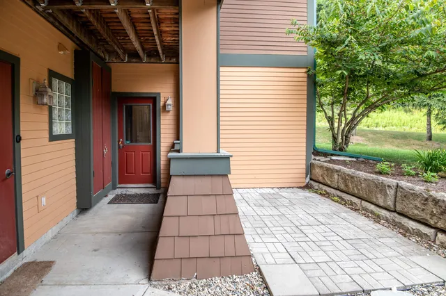 $435,000 | 28 Carriage Lane, Unit E3, Cavendish, VT 05153