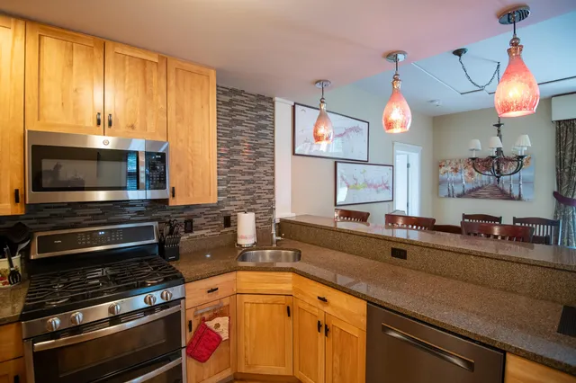 $435,000 | 28 Carriage Lane, Unit E3, Cavendish, VT 05153