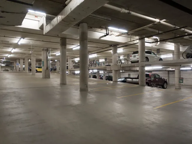 a view of a parking area