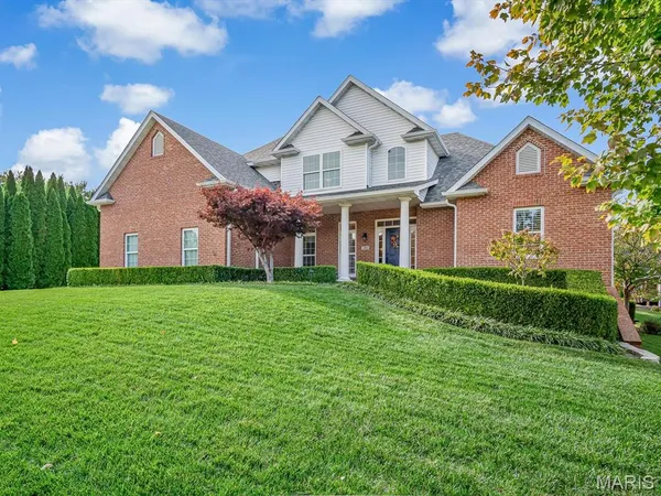 $750,000 | 20 Country Club View, Edwardsville, IL 62025