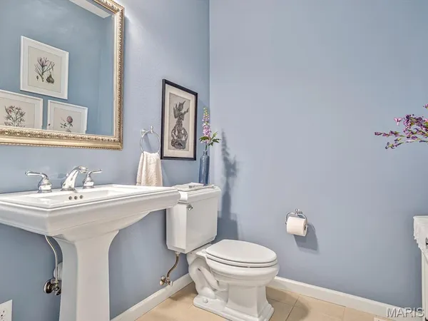 $750,000 | 20 Country Club View, Edwardsville, IL 62025