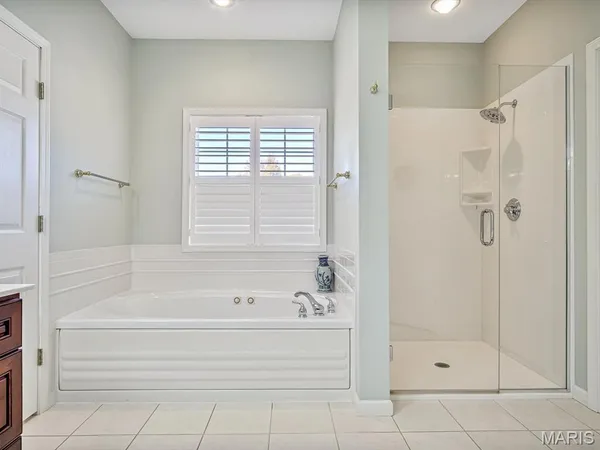 $750,000 | 20 Country Club View, Edwardsville, IL 62025