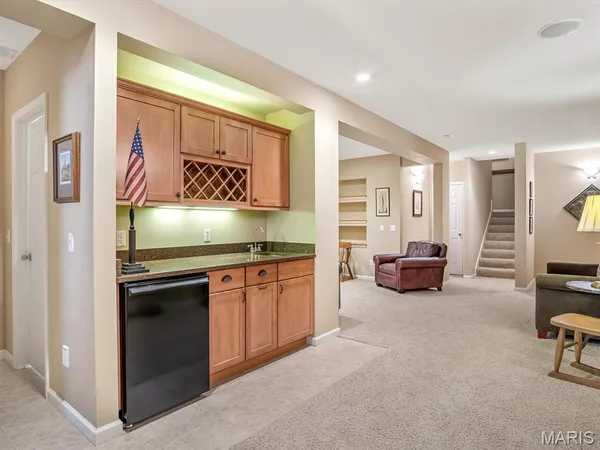 $750,000 | 20 Country Club View, Edwardsville, IL 62025