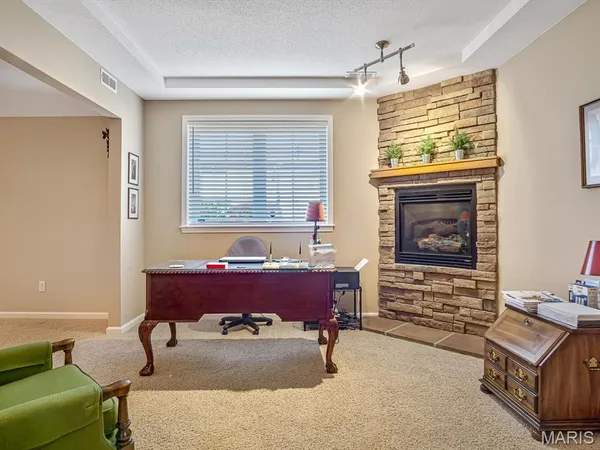 $750,000 | 20 Country Club View, Edwardsville, IL 62025