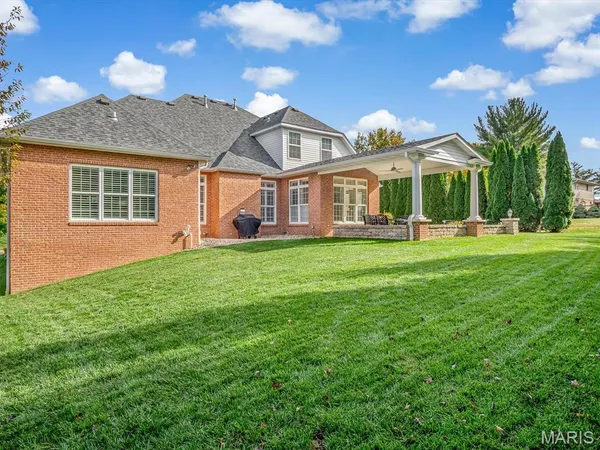 $750,000 | 20 Country Club View, Edwardsville, IL 62025