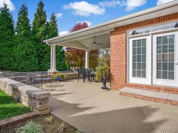 $750,000 | 20 Country Club View, Edwardsville, IL 62025