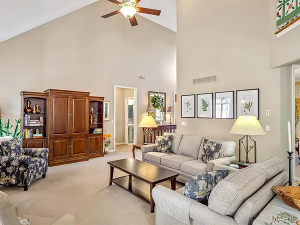 $750,000 | 20 Country Club View, Edwardsville, IL 62025