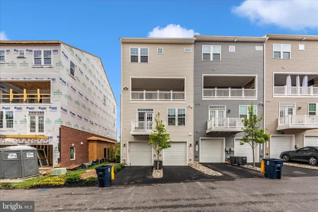 $499,000 | 10722 Presidential Parkway, Upper Marlboro, MD 20772