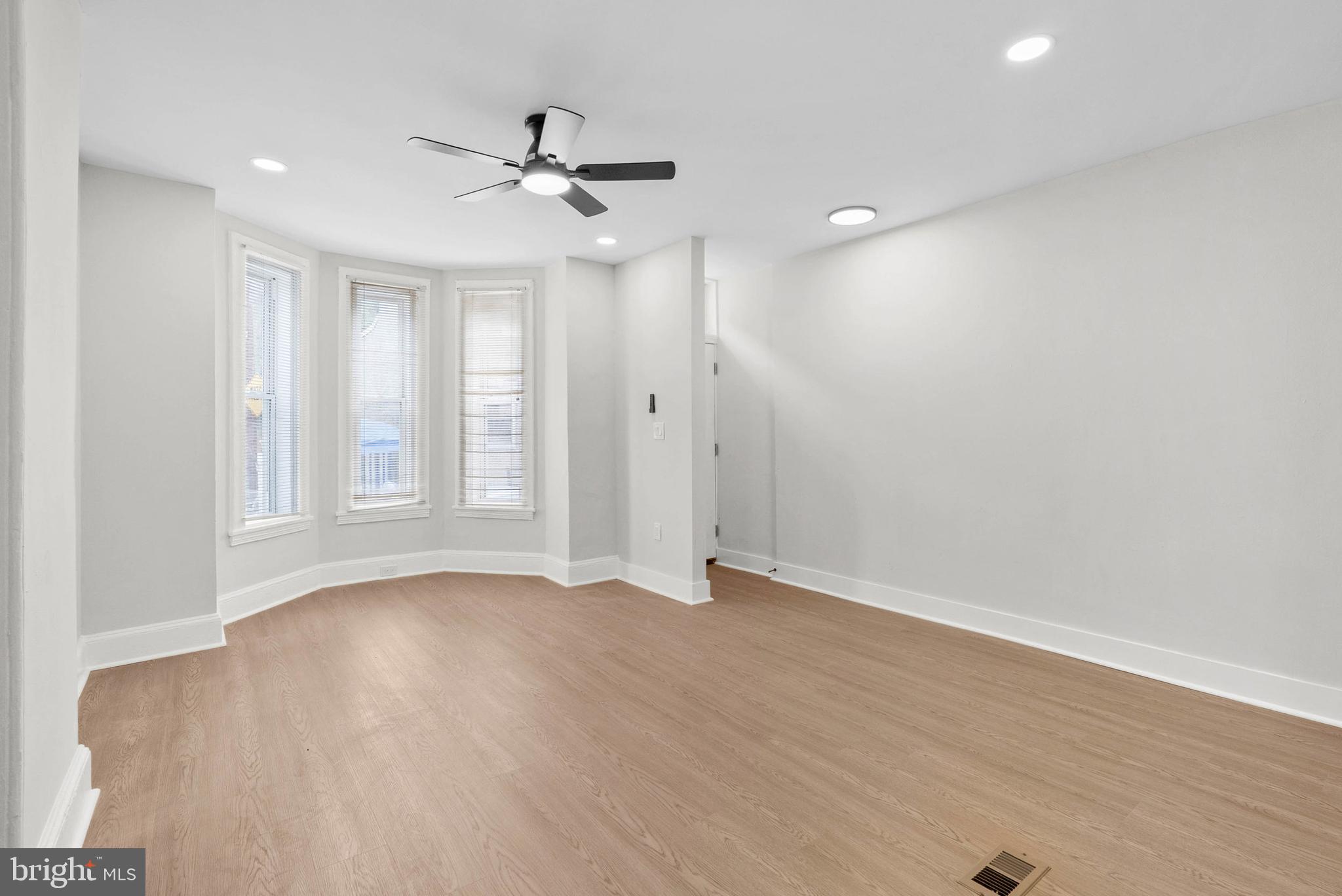 35 East Collom Street Philadelphia, PA 19144 - Photo 3 of 23