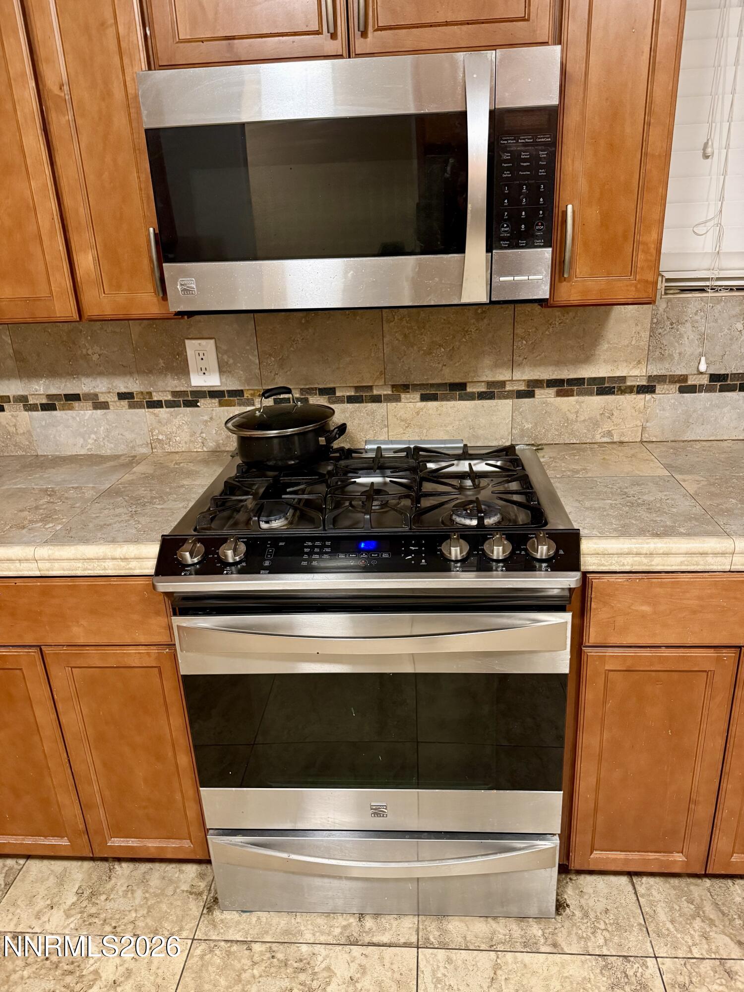 16380 Enargite Circle Reno, NV 89521 - Photo 8 of 27 st