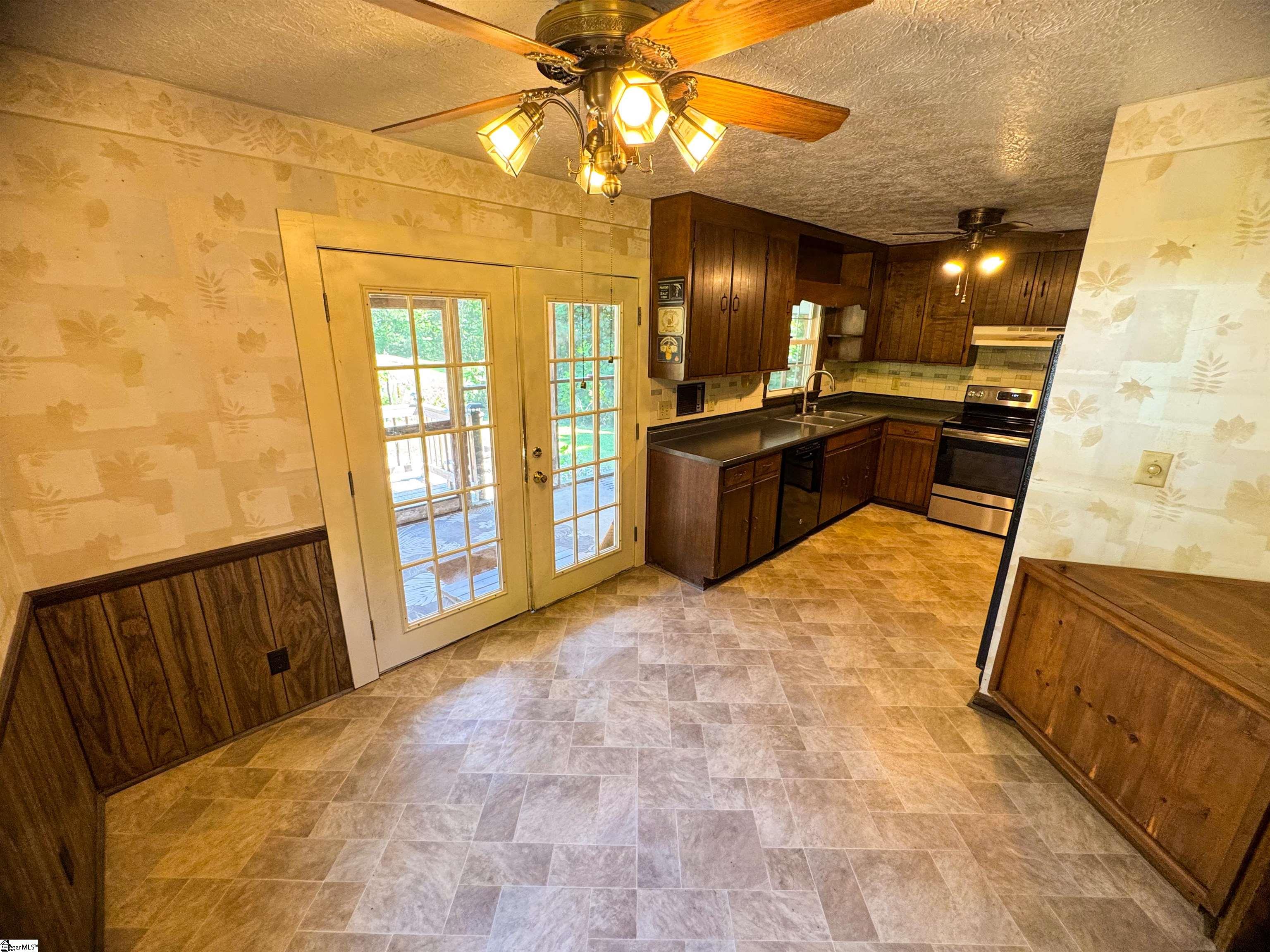 213 Anthony Road Pickens, SC 29671 - Photo 16 of 39