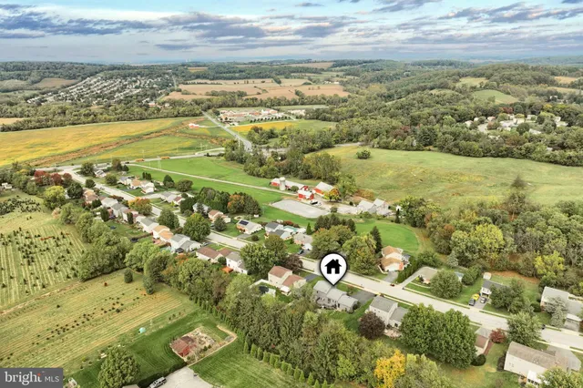 $339,900 | 2816 Glen Hollow Drive, York, PA 17406