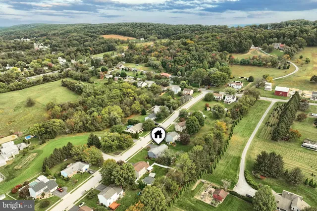 $339,900 | 2816 Glen Hollow Drive, York, PA 17406