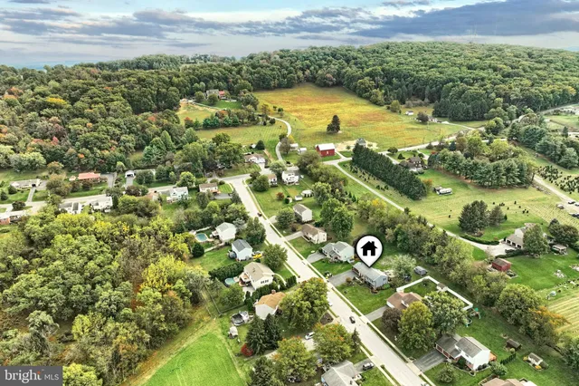 $339,900 | 2816 Glen Hollow Drive, York, PA 17406