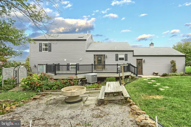 $339,900 | 2816 Glen Hollow Drive, York, PA 17406