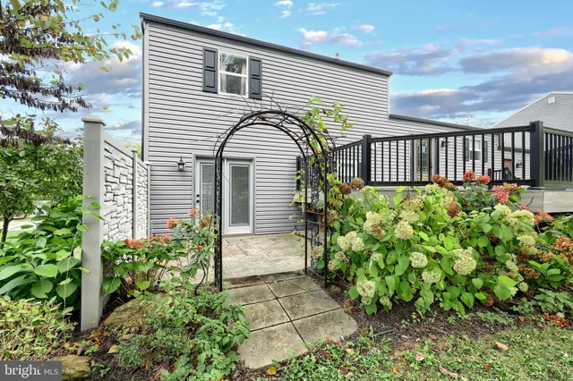 $339,900 | 2816 Glen Hollow Drive, York, PA 17406