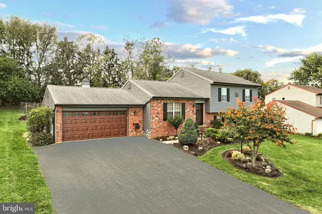 $339,900 | 2816 Glen Hollow Drive, York, PA 17406