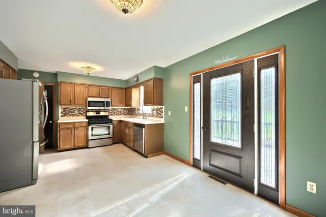 $339,900 | 2816 Glen Hollow Drive, York, PA 17406