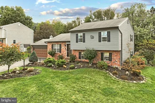 $339,900 | 2816 Glen Hollow Drive, York, PA 17406