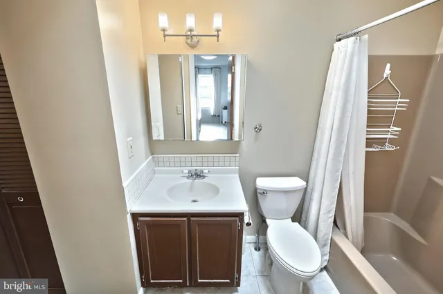 $339,900 | 2816 Glen Hollow Drive, York, PA 17406