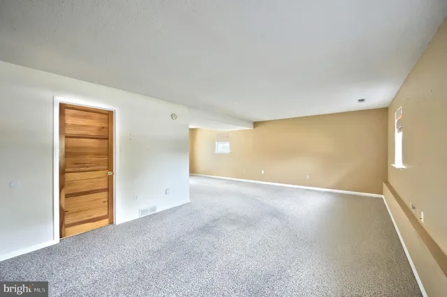 $339,900 | 2816 Glen Hollow Drive, York, PA 17406