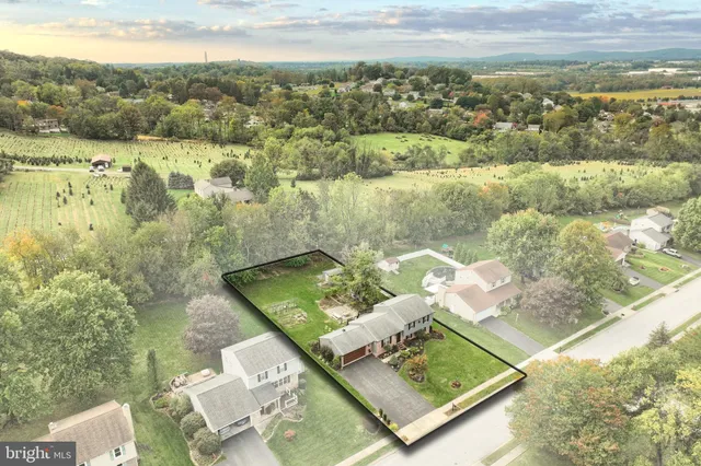 $339,900 | 2816 Glen Hollow Drive, York, PA 17406