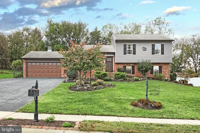 $339,900 | 2816 Glen Hollow Drive, York, PA 17406
