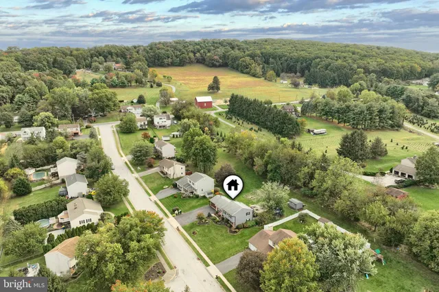 $339,900 | 2816 Glen Hollow Drive, York, PA 17406