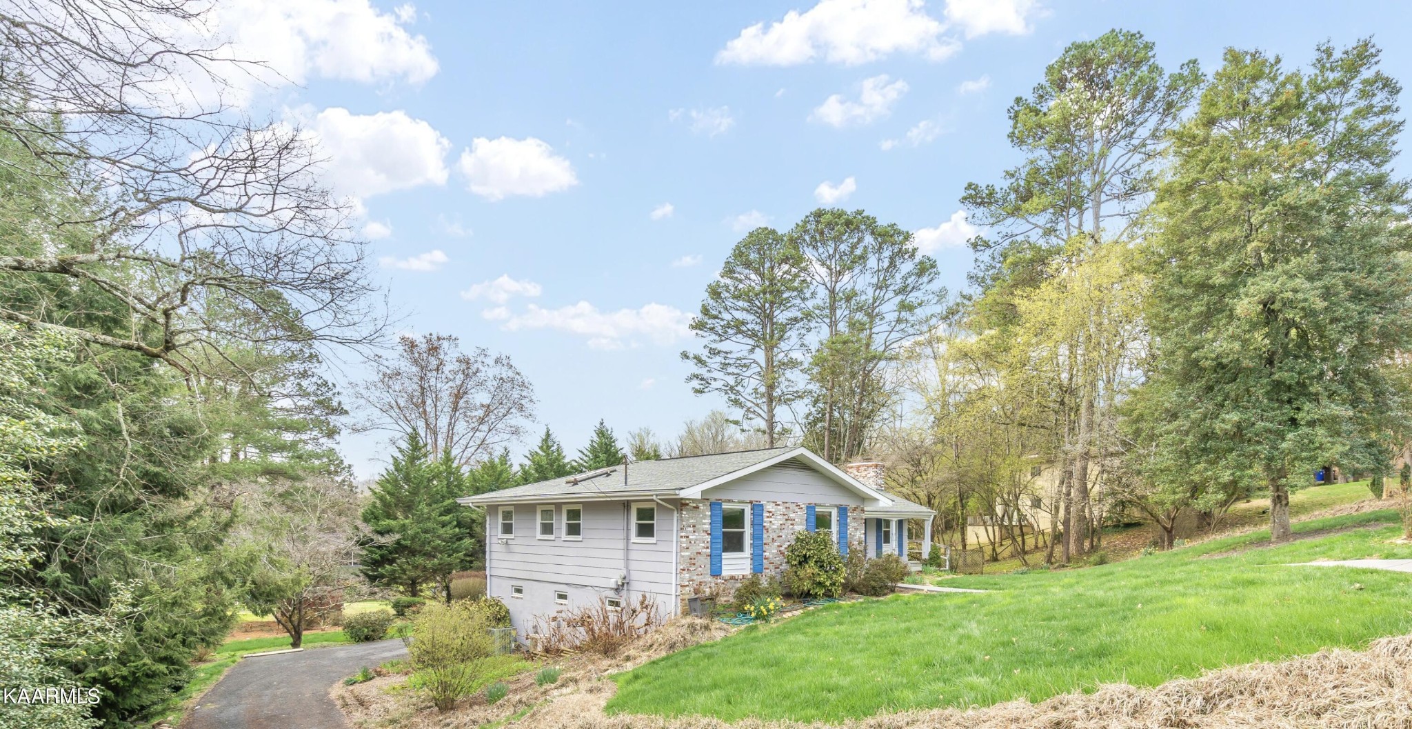 108 Miramar Circle Oak Ridge, TN 37830 - Photo 2 of 42 Gallery Image 2