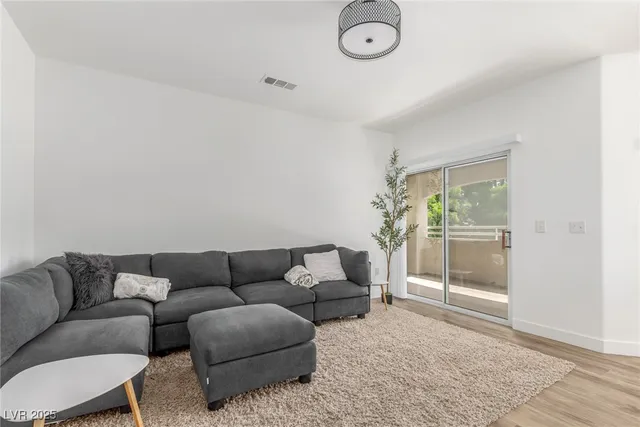 $1,995 | 1500 Cardinal Peak Lane, Unit 203, Las Vegas, NV 89144