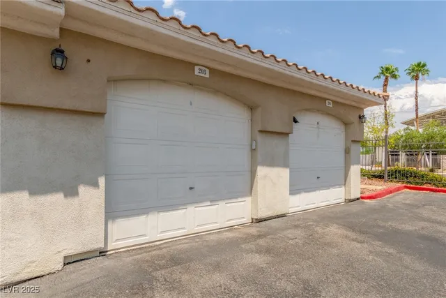 $1,995 | 1500 Cardinal Peak Lane, Unit 203, Las Vegas, NV 89144
