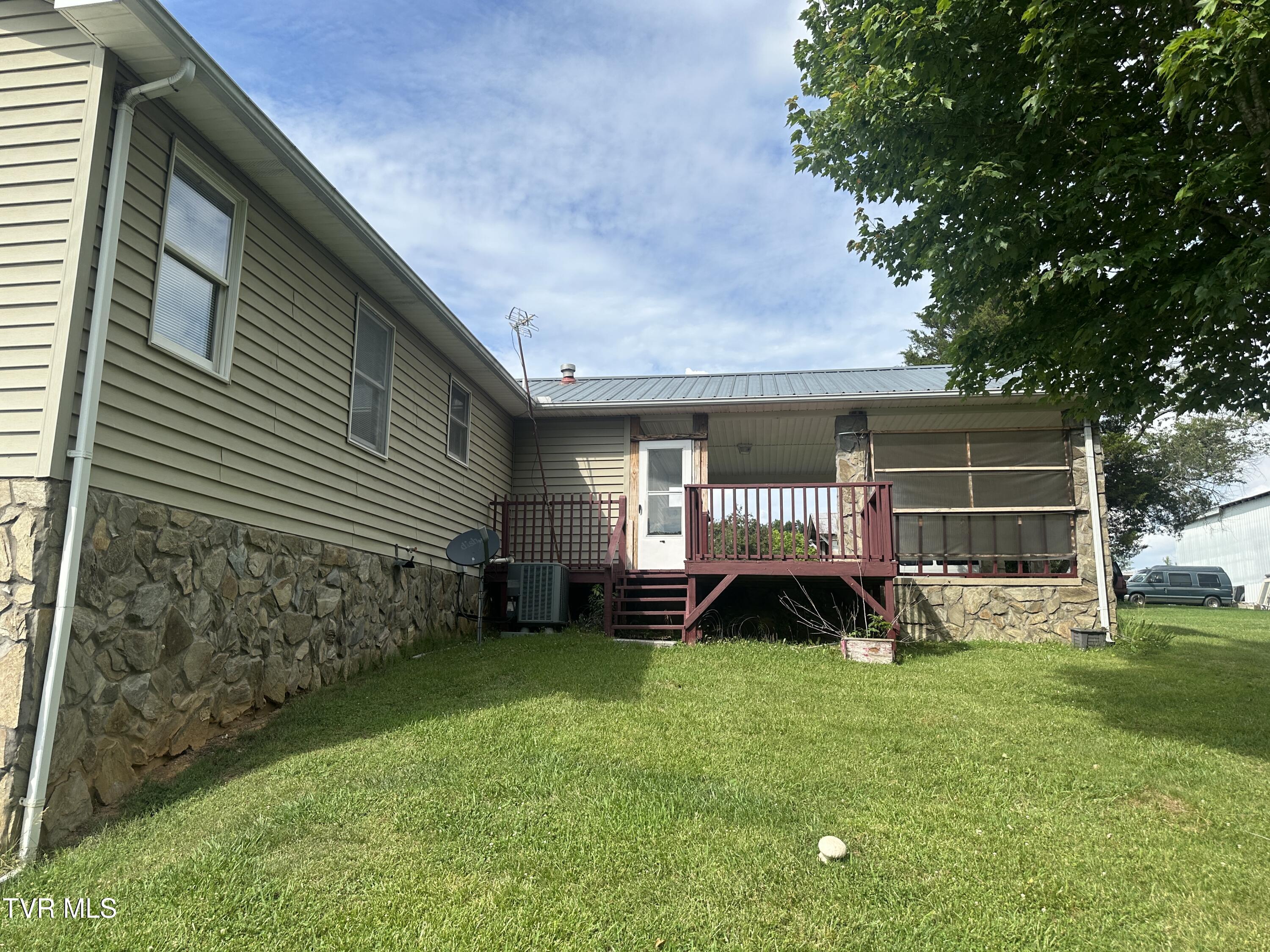 1726 Old Tusculum Road Greeneville, TN 37745 - Photo 34 of 38 IMG_4693