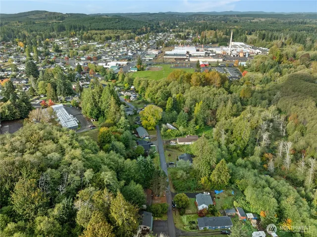 a picture of a black and white wall