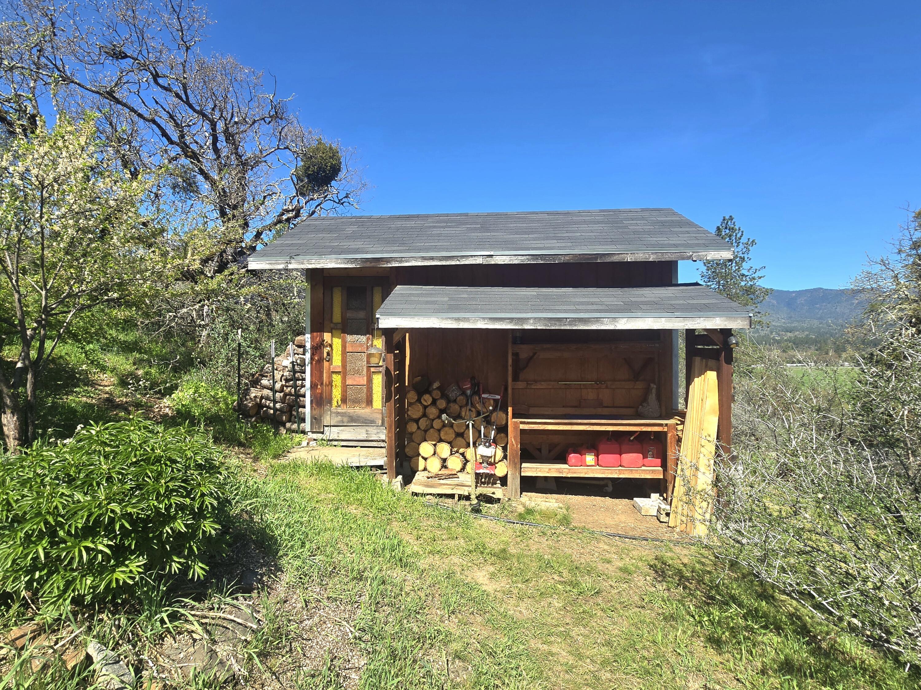 12726 Water Gap Road Williams, OR 97544 - Photo 24 of 47