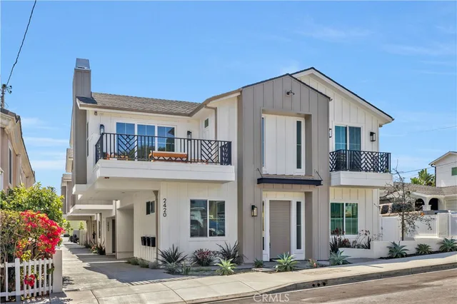 $1,750,000 | 2420 Ives Lane, Unit A, Redondo Beach, CA 90278