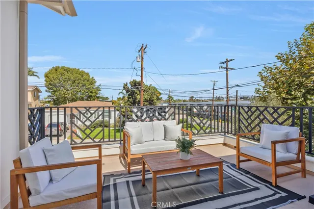 $1,750,000 | 2420 Ives Lane, Unit A, Redondo Beach, CA 90278
