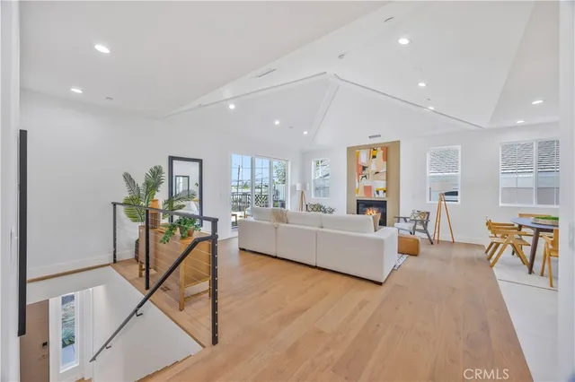 $1,750,000 | 2420 Ives Lane, Unit A, Redondo Beach, CA 90278