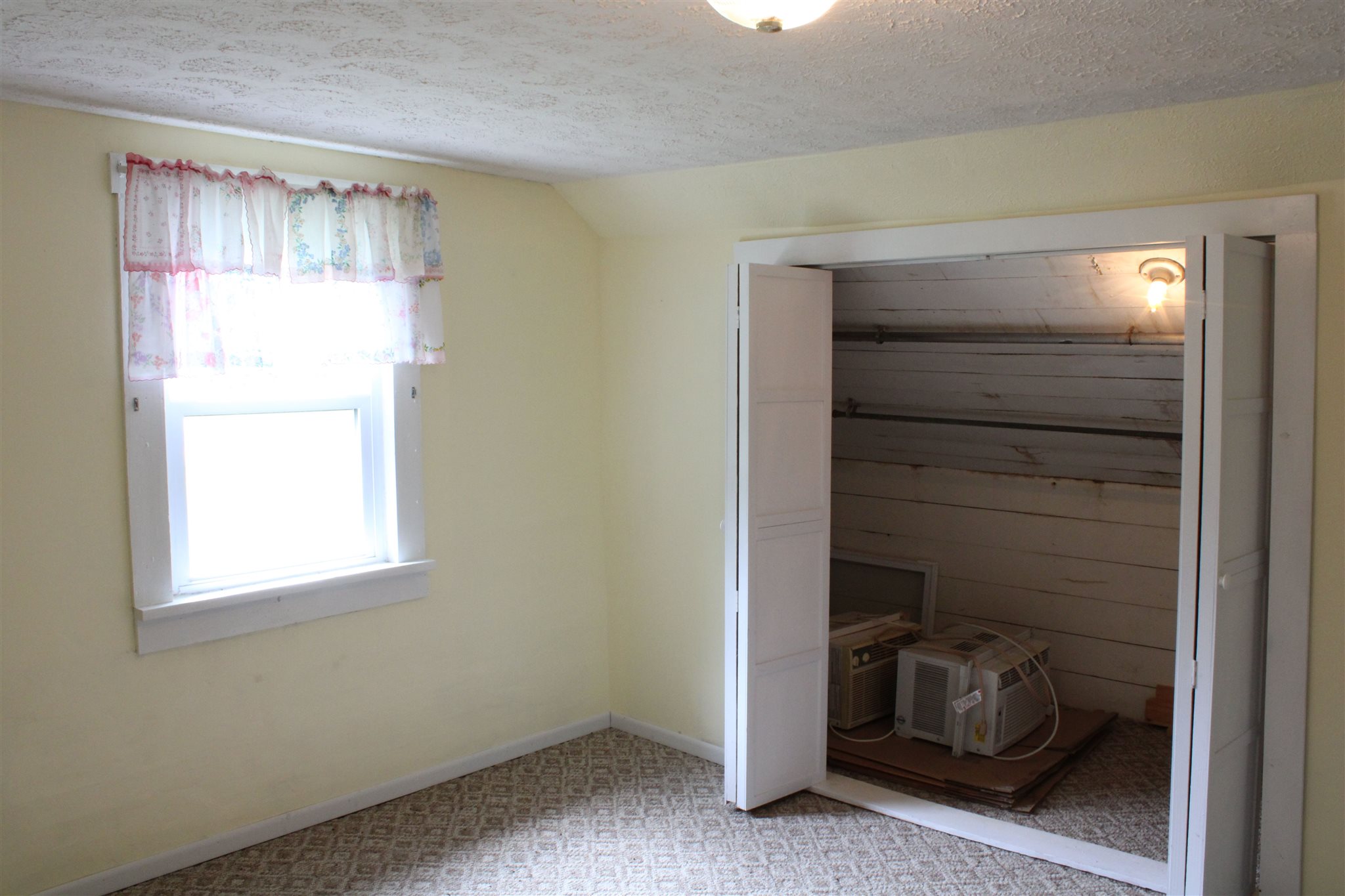 2351 North Kelly Branch Road Bloomfield, IN 47424 - Photo 19 of 36