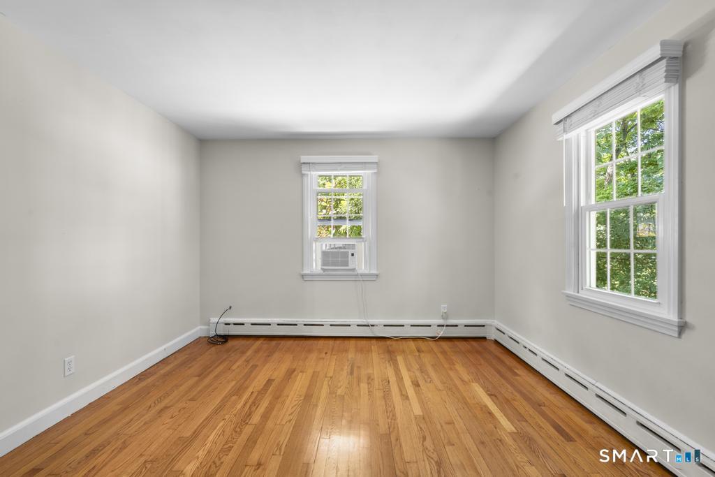 43 East Village Road Shelton, CT 06484 - Photo 23 of 40